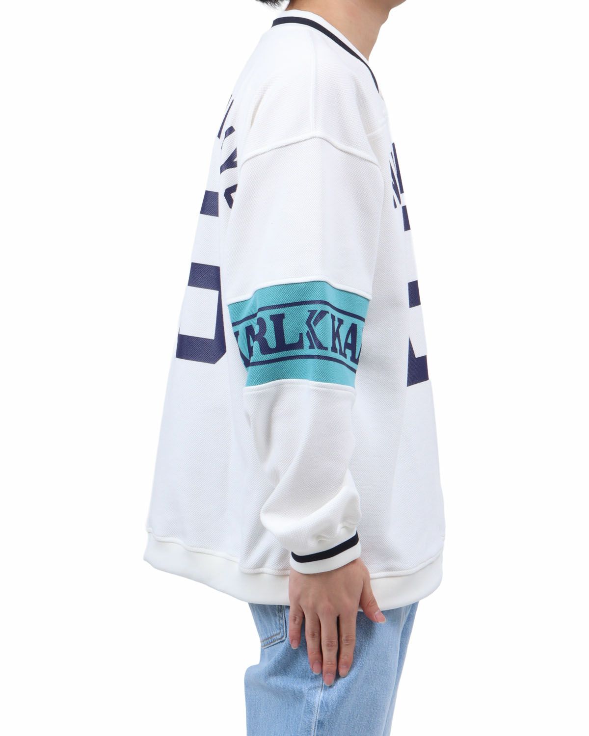 ホワイト：173cm63kg(Lサイズ着用)