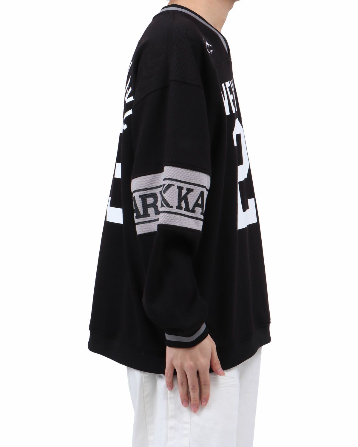 ブラック：173cm63kg(Lサイズ着用)