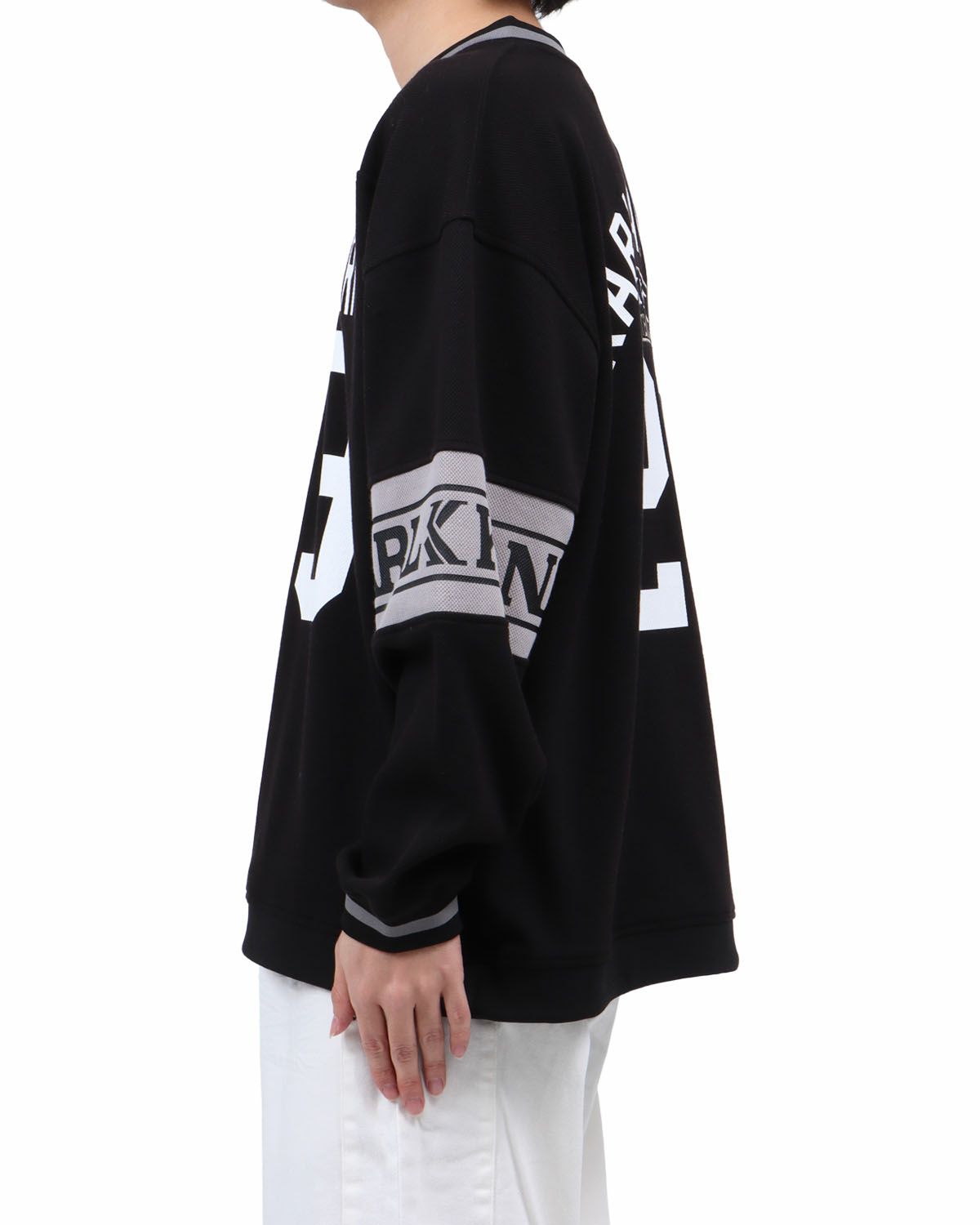 ブラック：173cm63kg(Lサイズ着用)