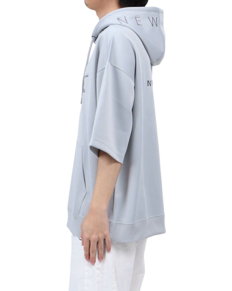 グレー：173cm63kg(Lサイズ着用)