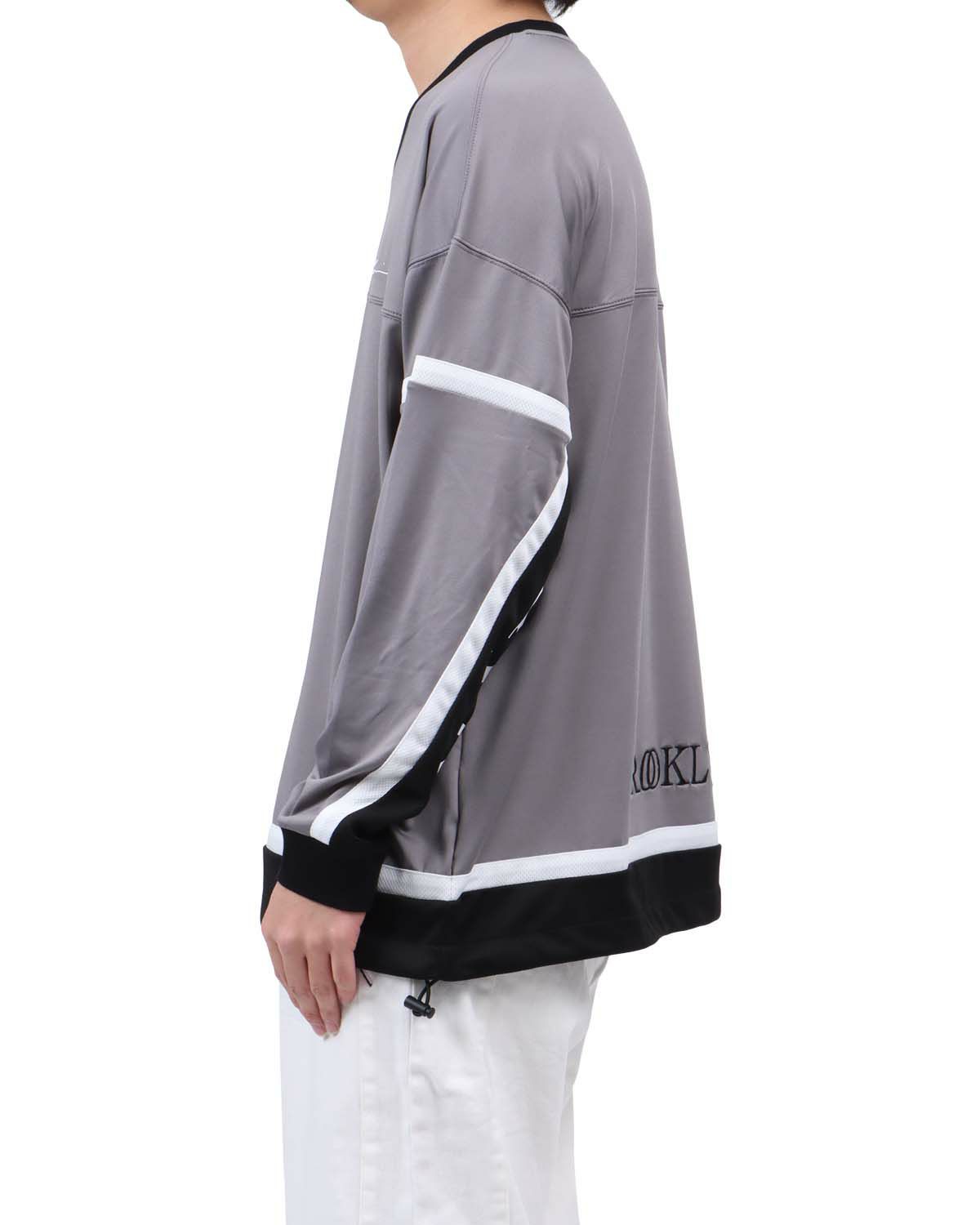 グレー：173cm63kg(Lサイズ着用)