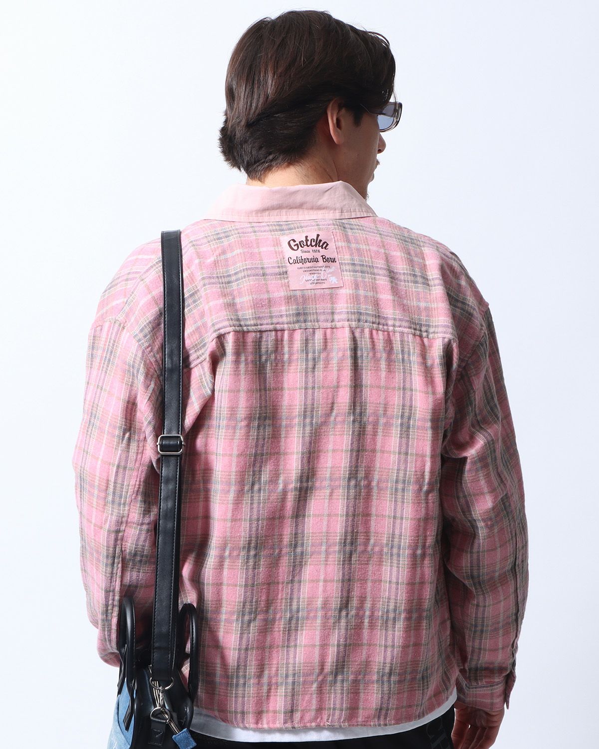 ピンク：180cm/70kg(Lサイズ着用)