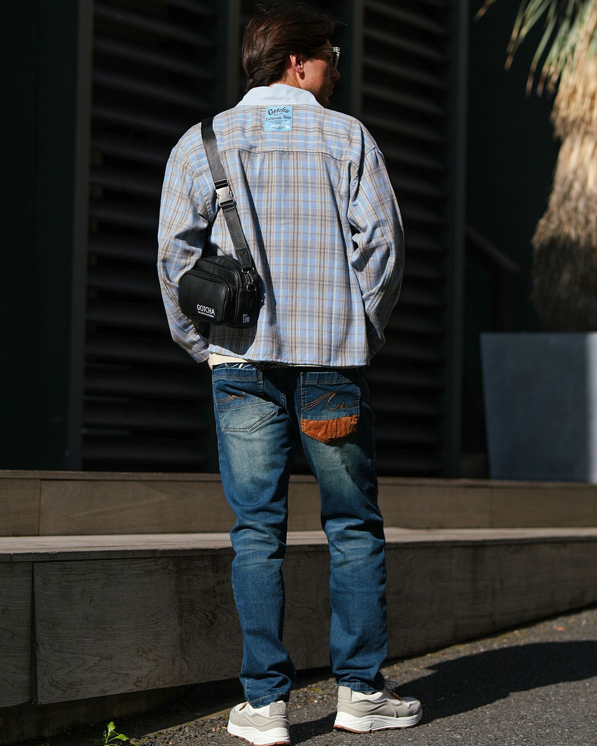 ブルー：180cm/70kg(Lサイズ着用)