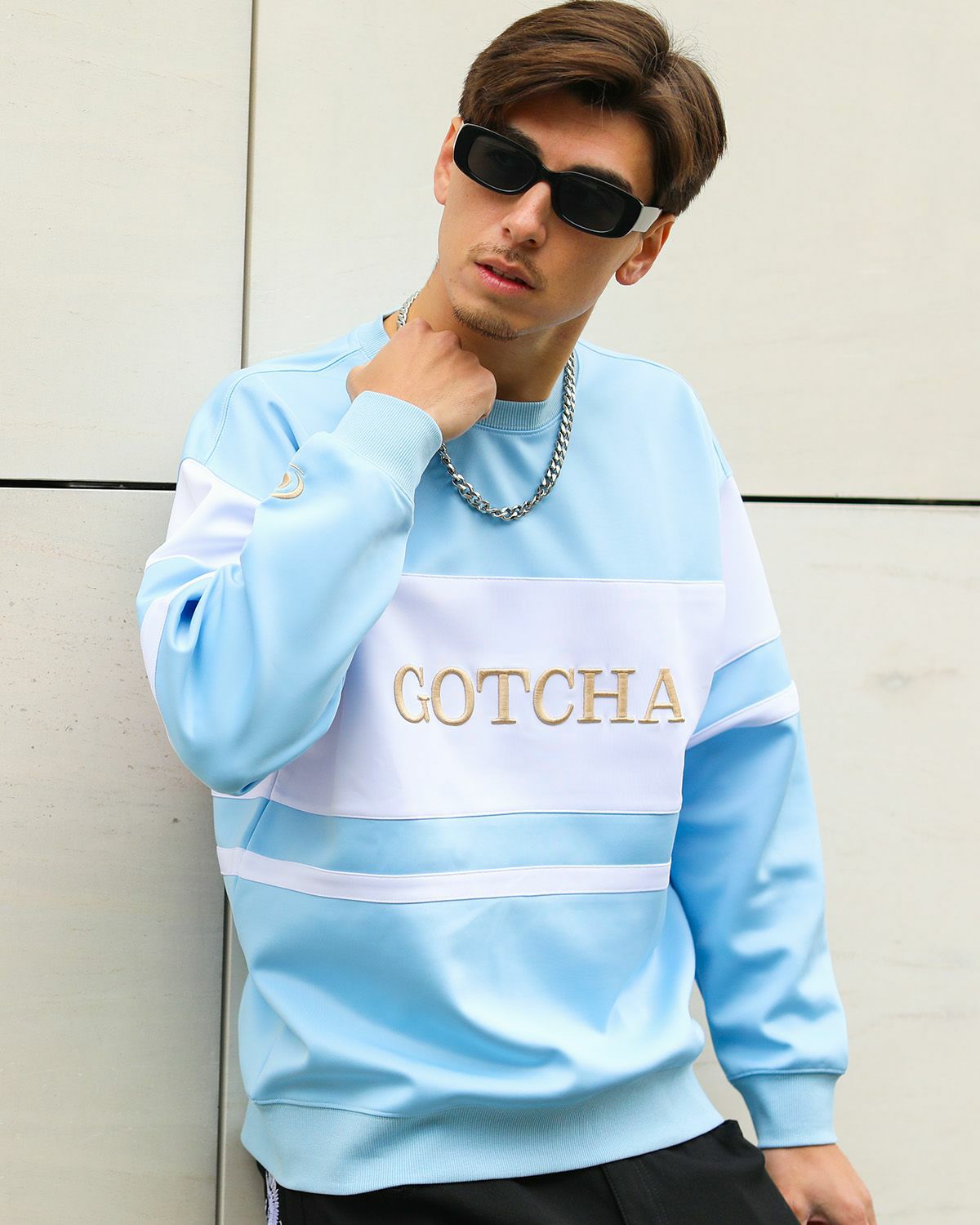 ライトブルー：180cm/70kg(Lサイズ着用)