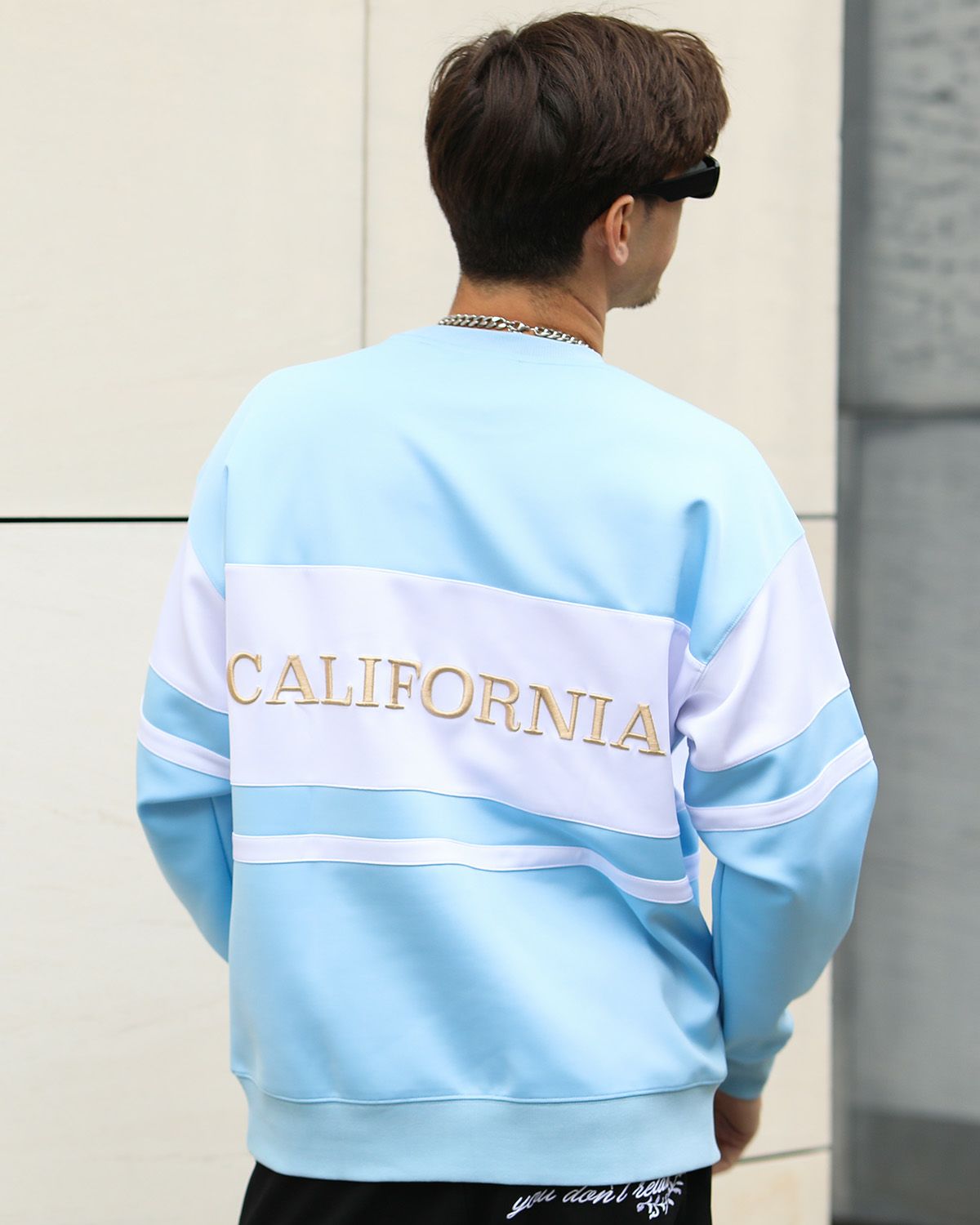 ライトブルー：180cm/70kg(Lサイズ着用)