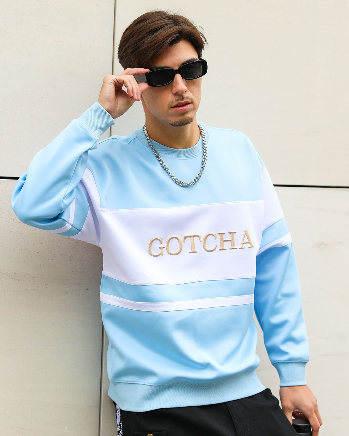 ライトブルー：180cm/70kg(Lサイズ着用)