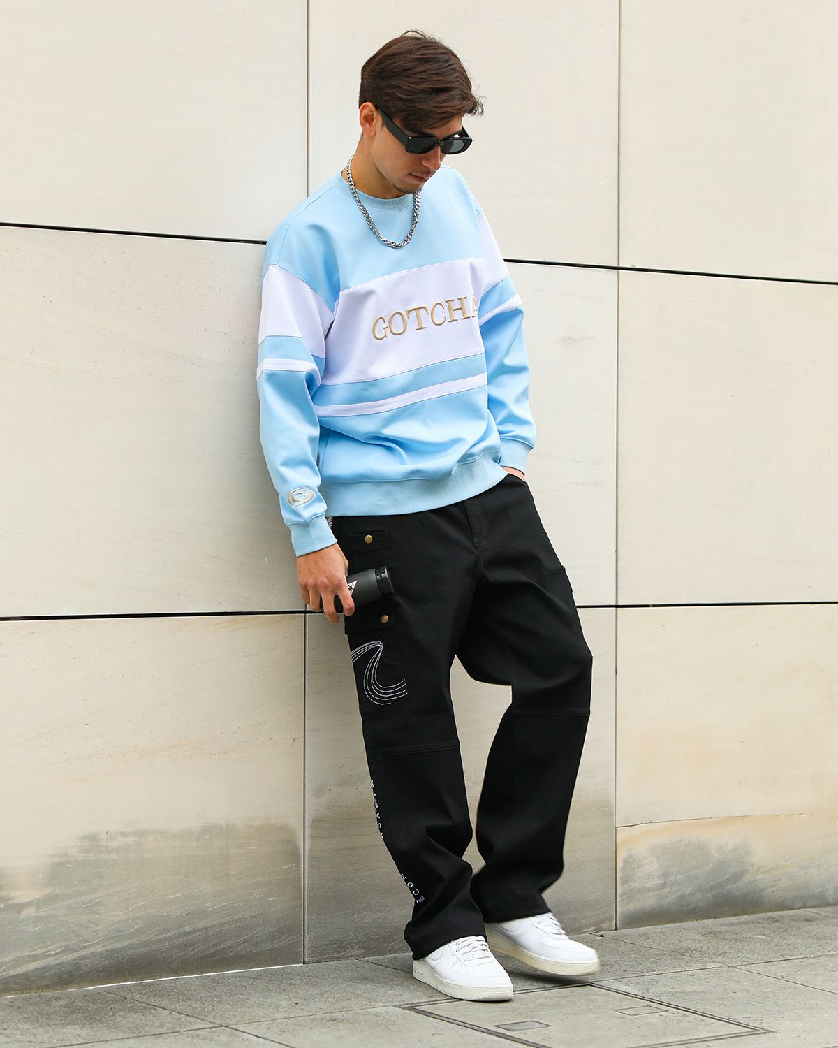 ライトブルー：180cm/70kg(Lサイズ着用)