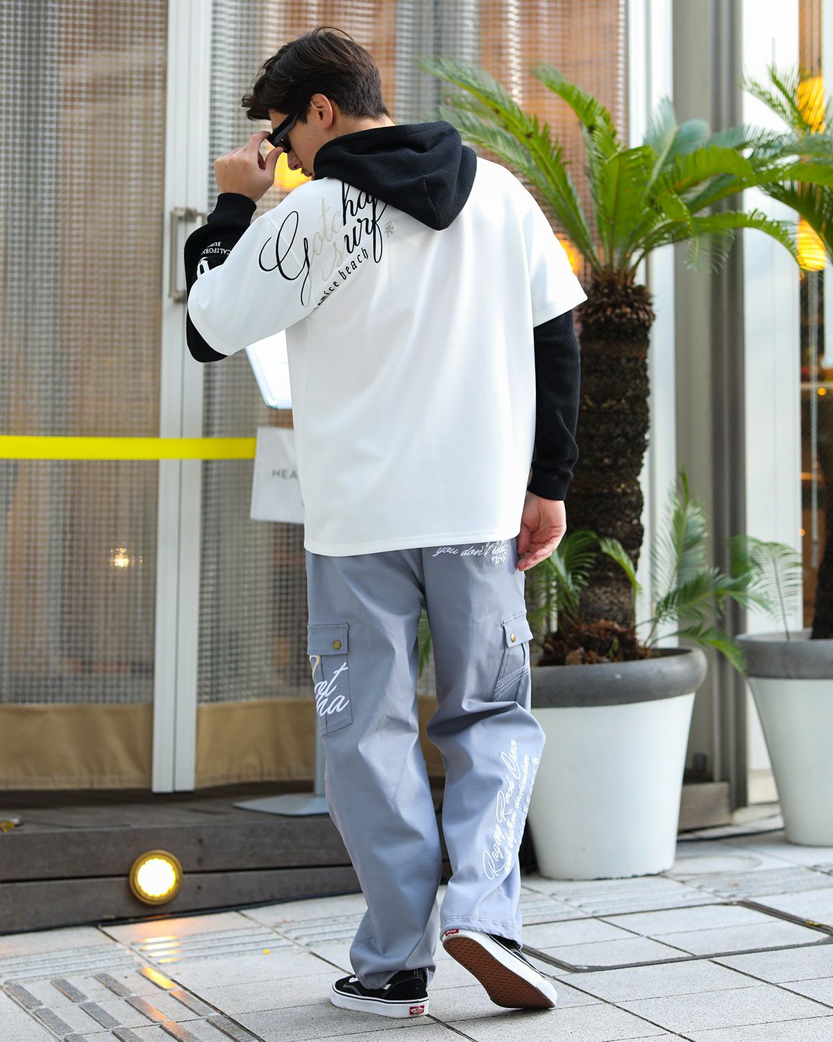 ホワイト：180cm/70kg(Lサイズ着用)