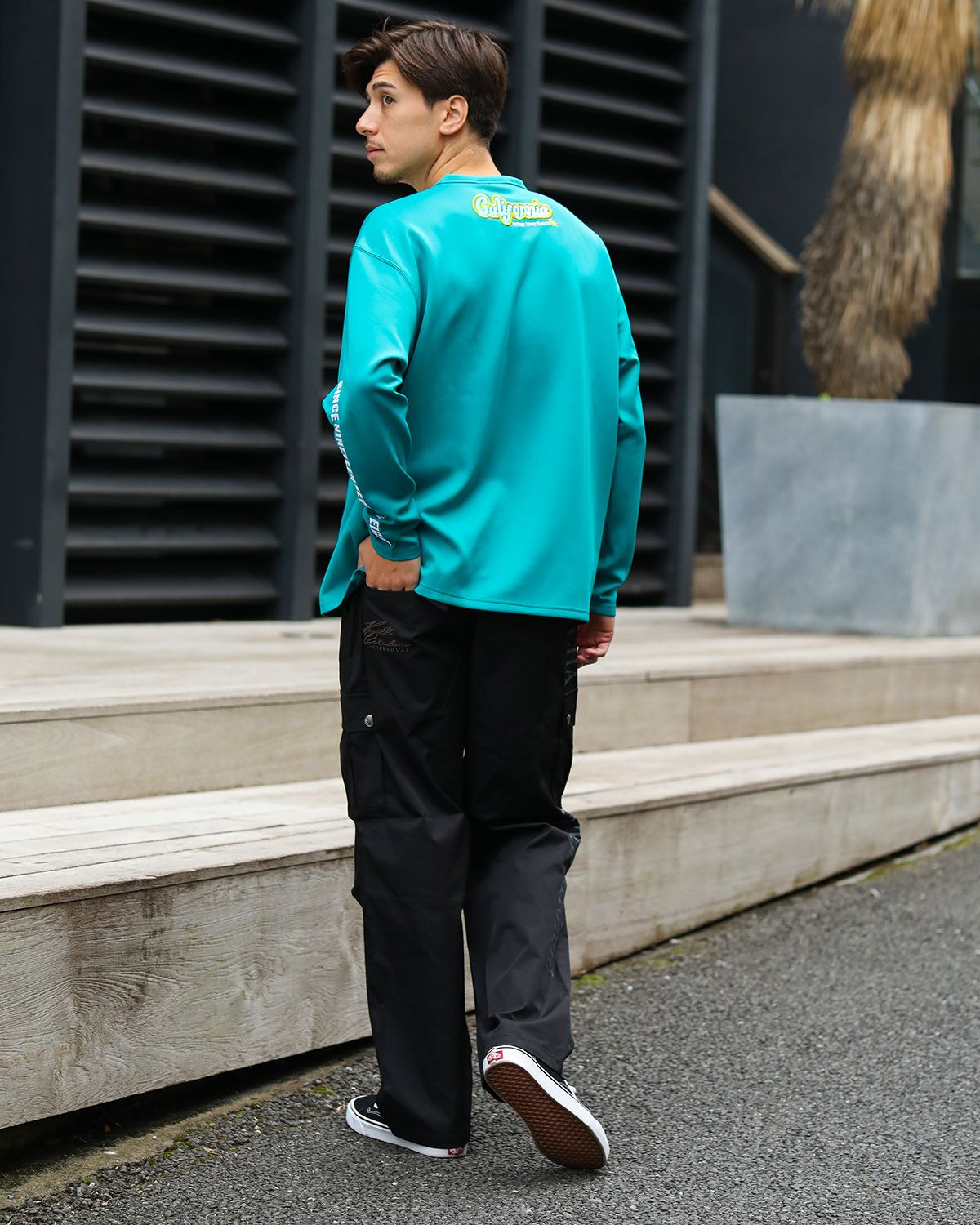 グリーン:180cm/70kg(Lサイズ着用)