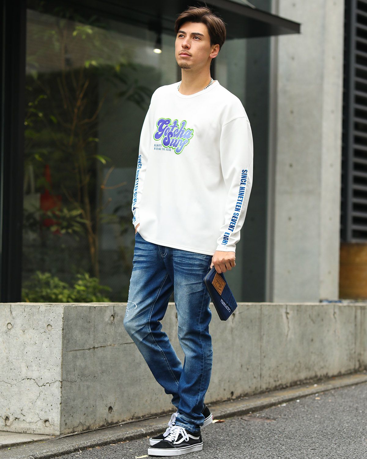 ホワイト:180cm/70kg(Lサイズ着用)