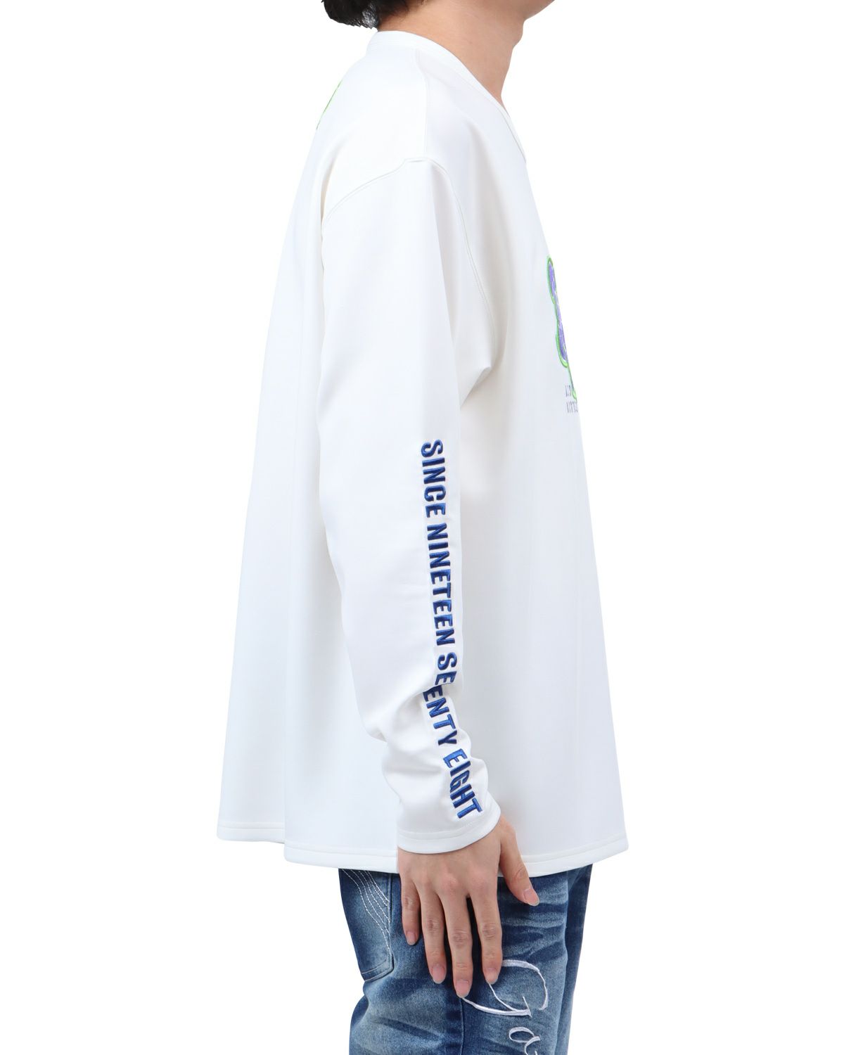 ホワイト：173cm63kg(Lサイズ着用)