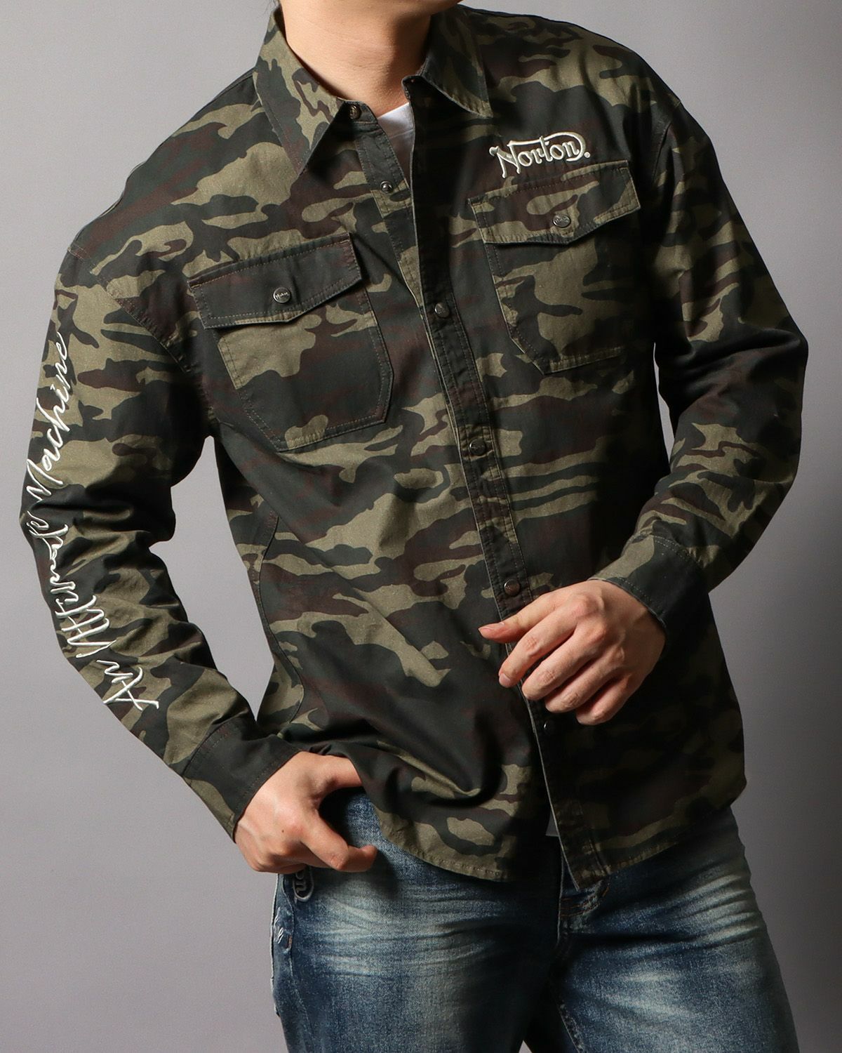 カーキ：178cm/75kg(Lサイズ着用)