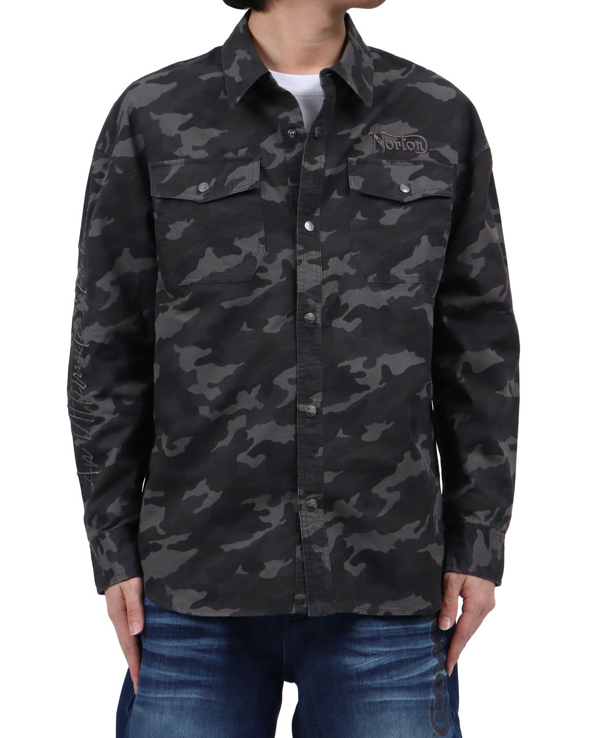 ブラック：173cm63kg(Lサイズ着用)