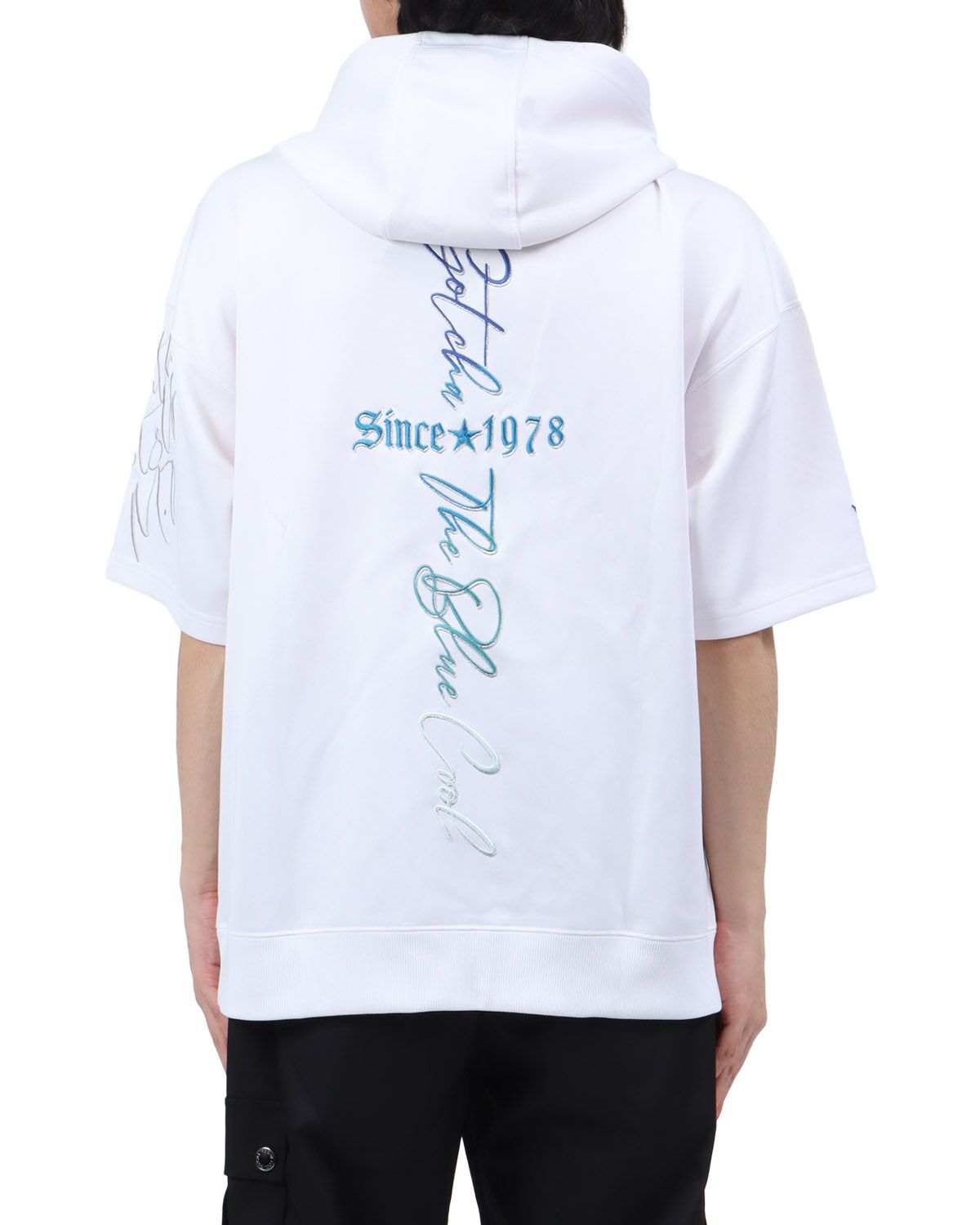 ホワイト：173cm63kg(Lサイズ着用)