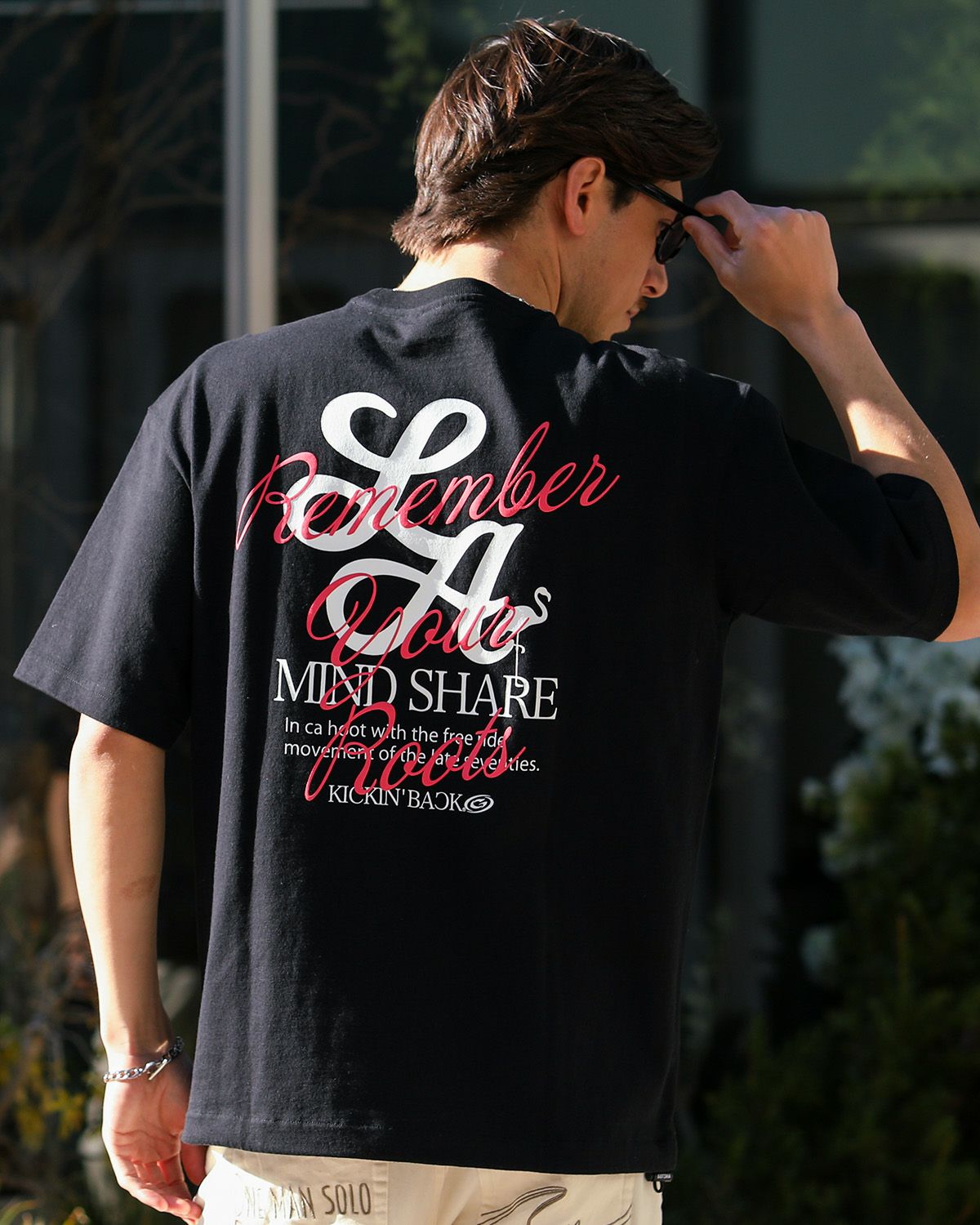 ブラック：180cm/70kg(Lサイズ着用)