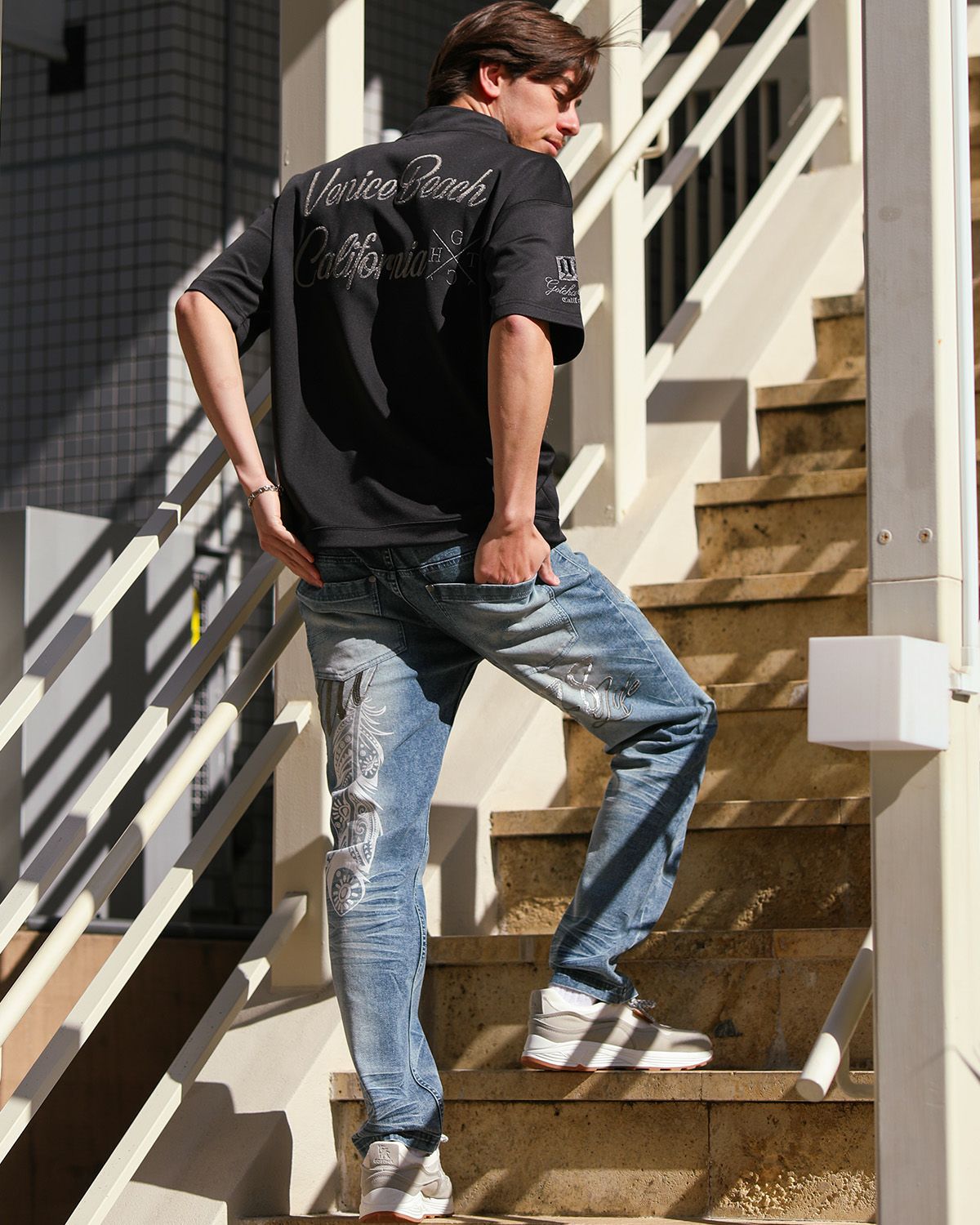 ブラック：180cm/70kg(Lサイズ着用)