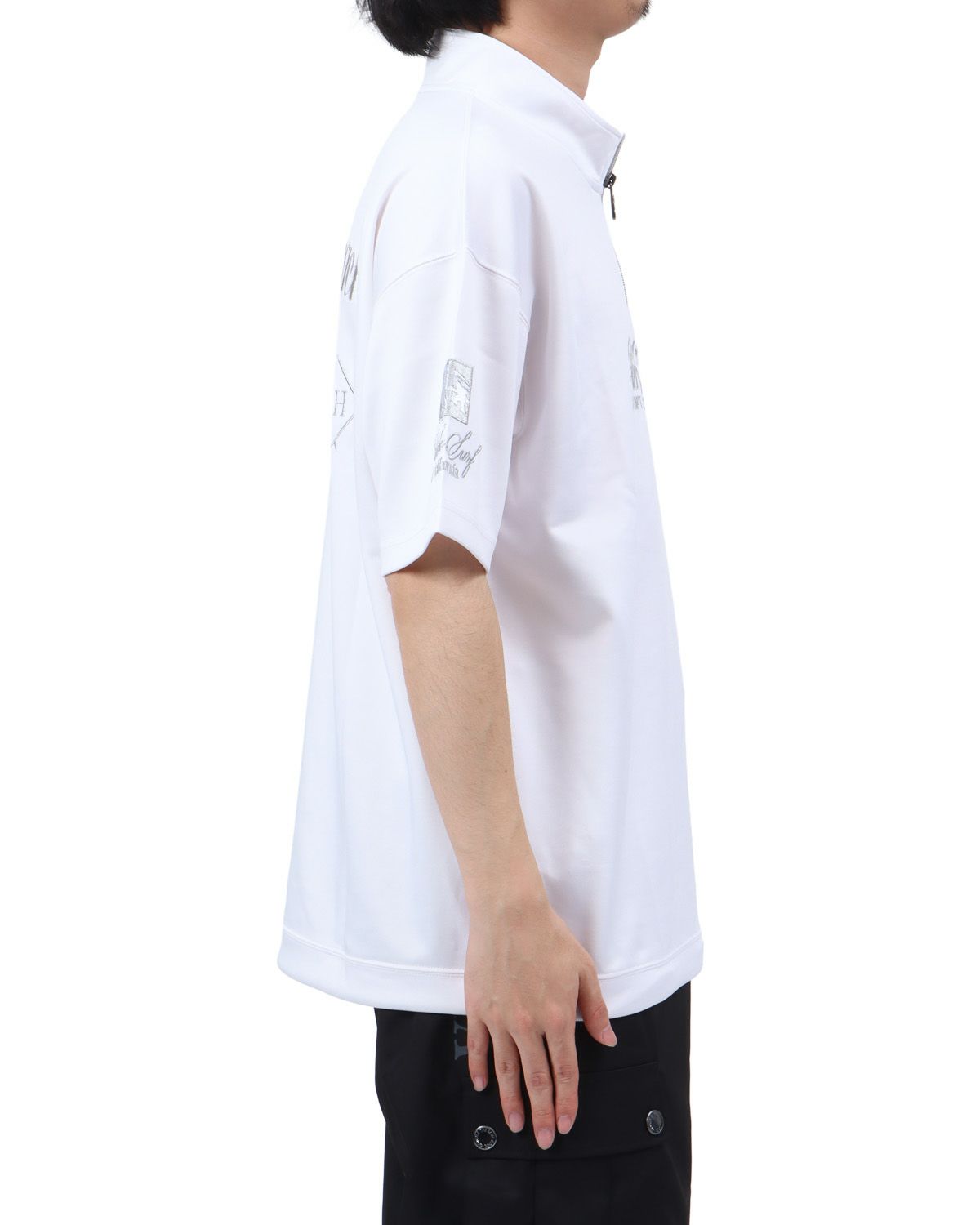 ホワイト：173cm63kg(Lサイズ着用)