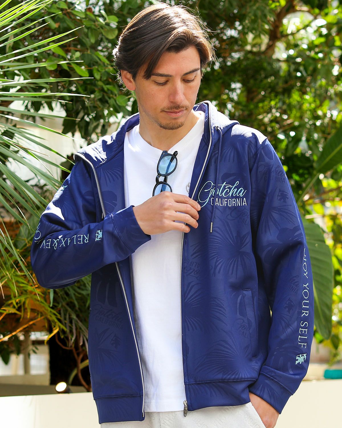 ネイビー：180cm/70kg(Lサイズ着用)