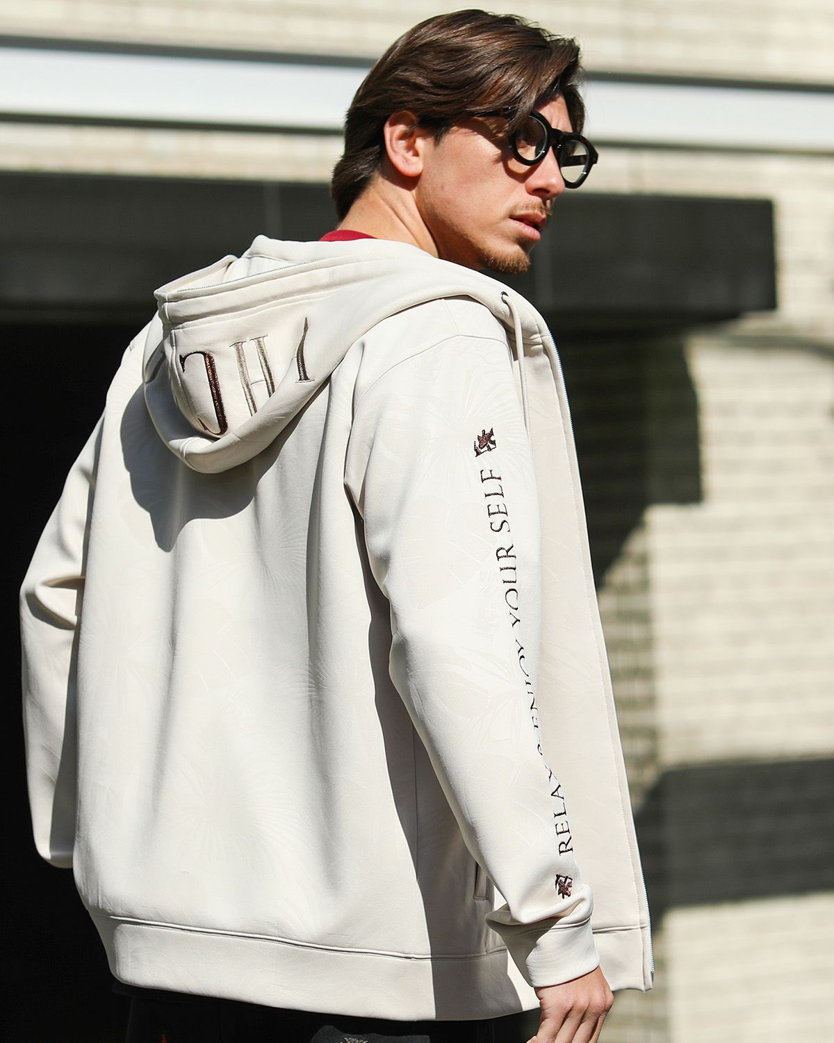 サンドベージュ：180cm/70kg(Lサイズ着用)