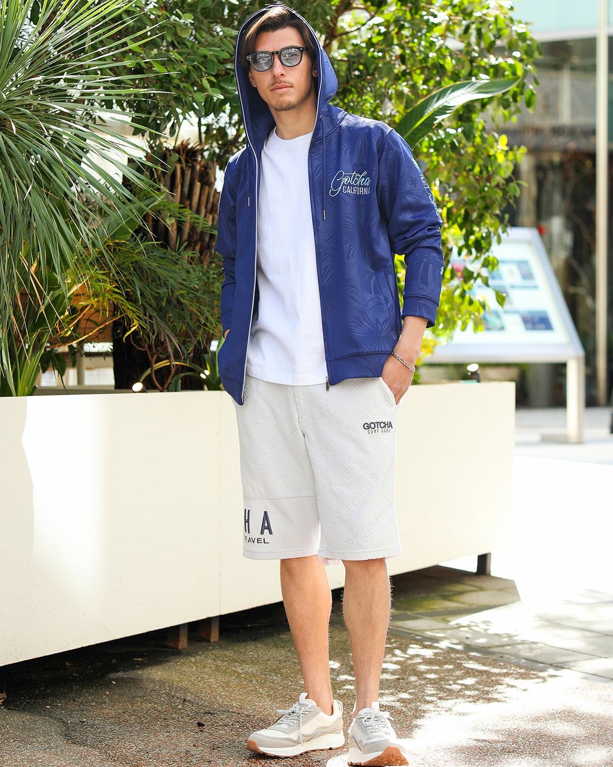 ネイビー：180cm/70kg(Lサイズ着用)