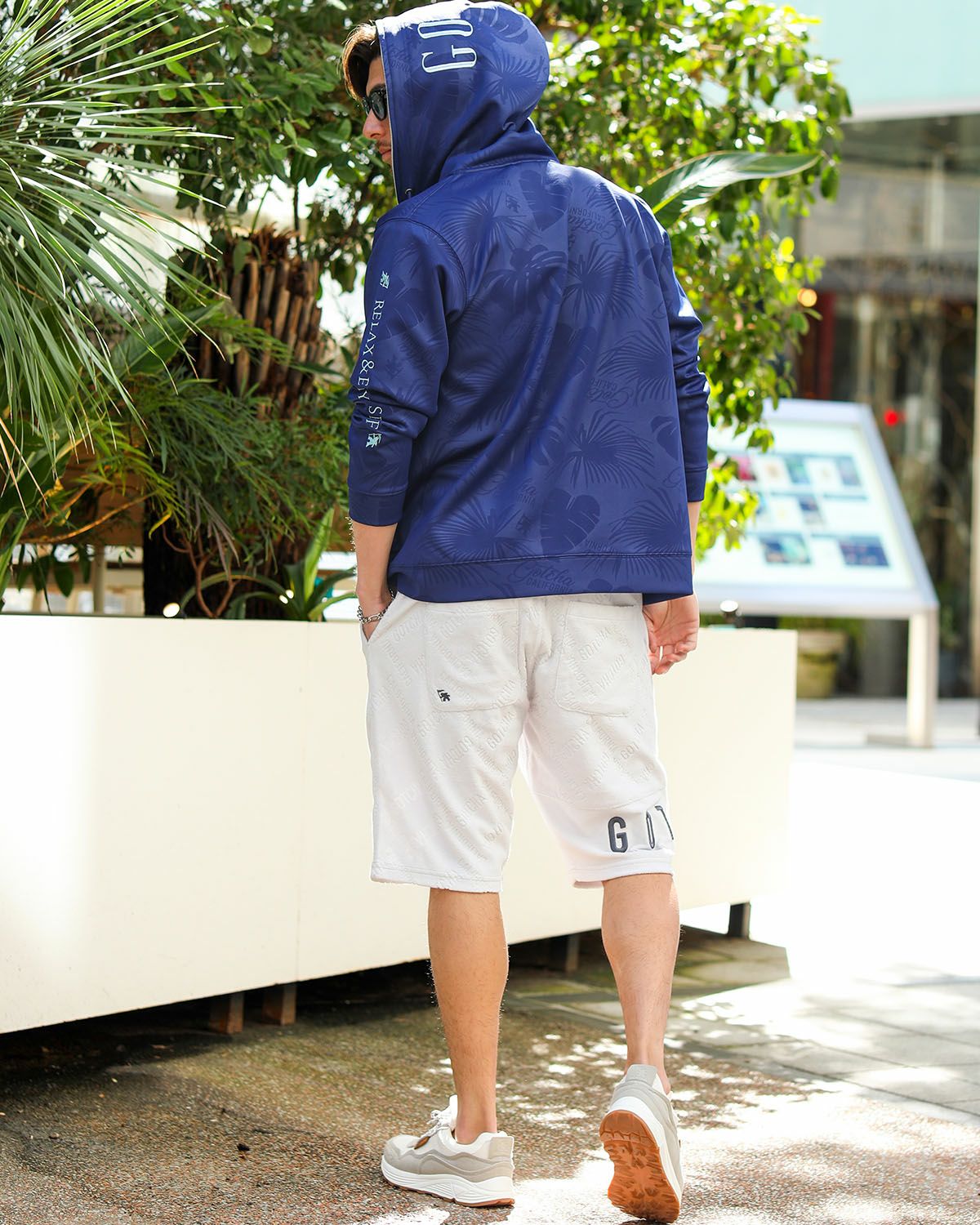 ネイビー：180cm/70kg(Lサイズ着用)