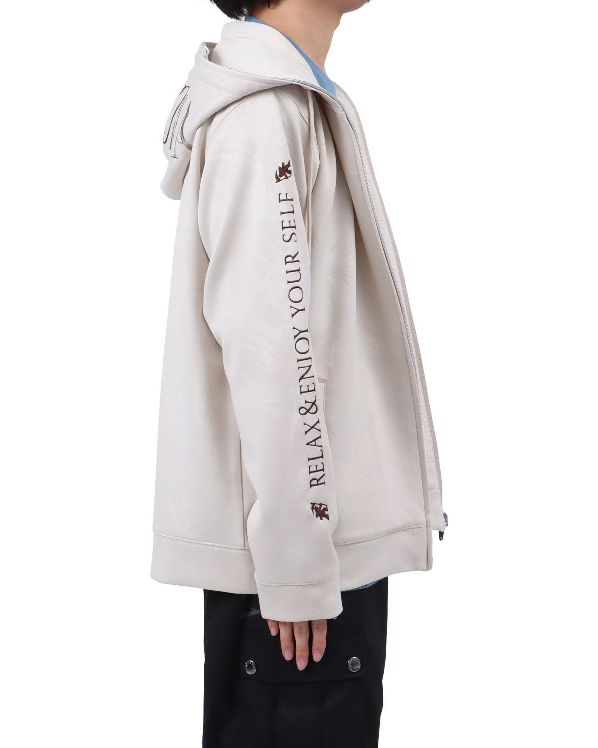 サンドベージュ：173cm63kg(Lサイズ着用)